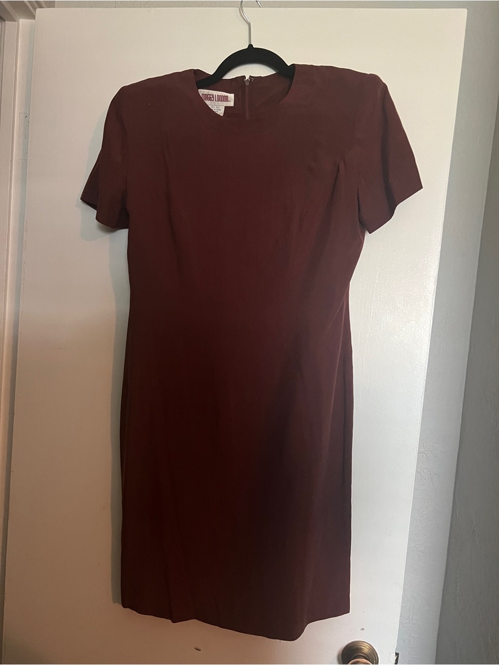 Maggy London Short-Sleeve Midi Dress in Burgundy